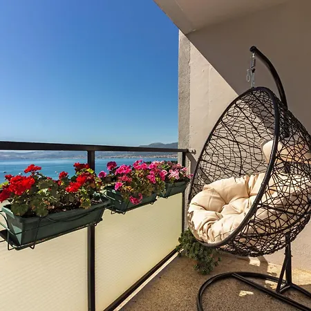 Cozy With A Beautiful View Apartment *
