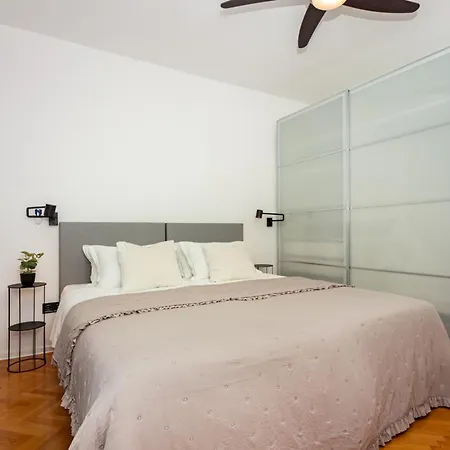 Cozy With A Beautiful View Apartment *