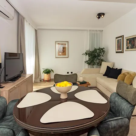 Cozy With A Beautiful View Apartment *