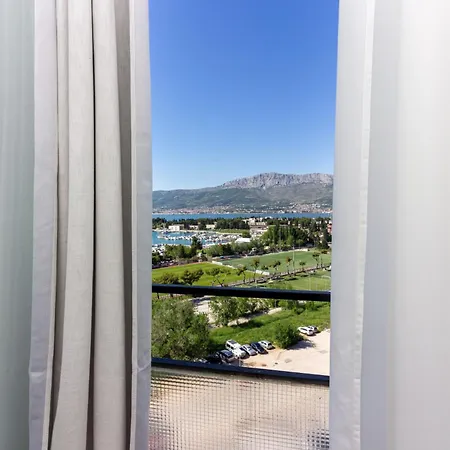 Apartment Cozy With A Beautiful View