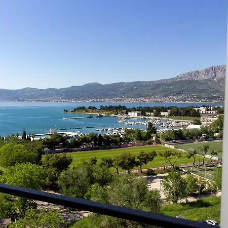 Apartment Cozy With A Beautiful View