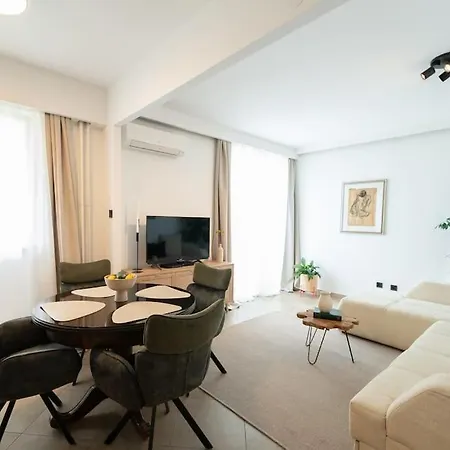 Apartment Cozy With A Beautiful View *